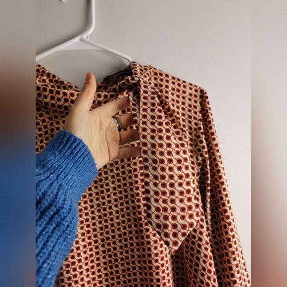 Zara Geometric Bloe size Medium Cream and red - Picture 4 of 10